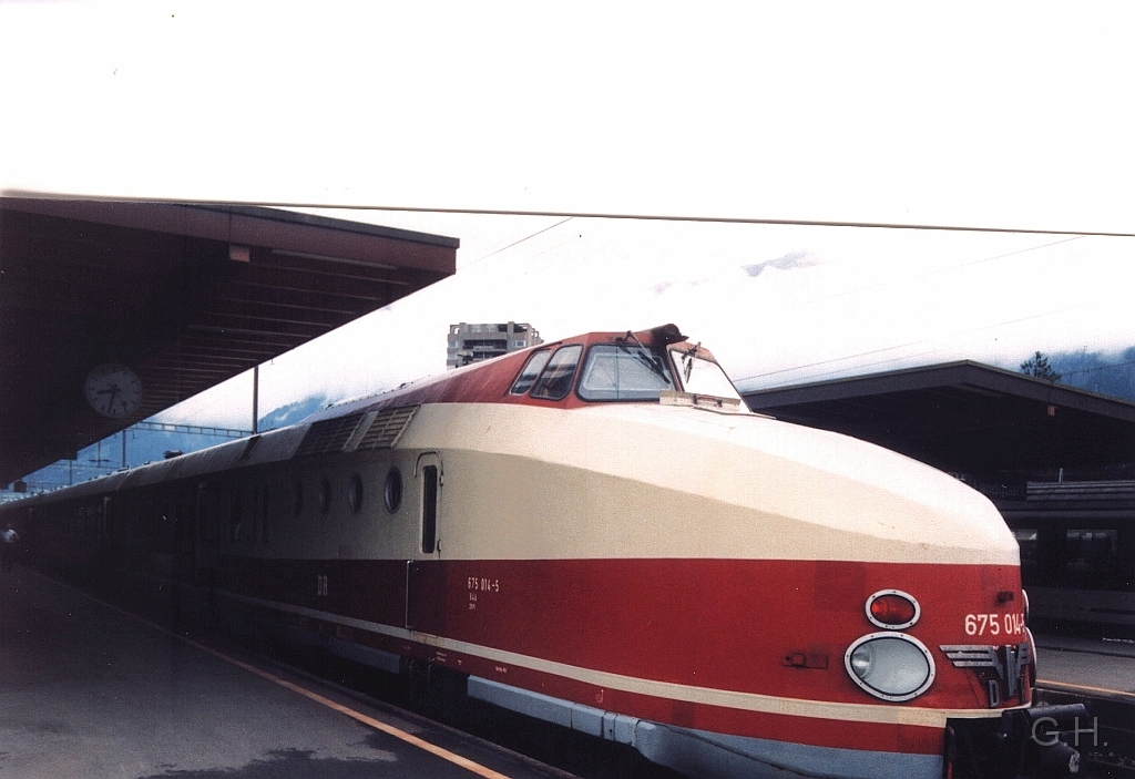175.014_Landquart-CH-.17.JPG - Am 25. Mai 1994 im Bahnhof Landquard steht der Sonderzug nach Berlin bereit.