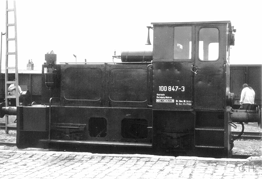 Koe.047_Bhf_Pretsch.05.jpg - Köf I des Bw Leipzig im Bahnhof Pretsch 1990, anläßlich des Streckenjubiläum mit einen Bahnhofsfest.