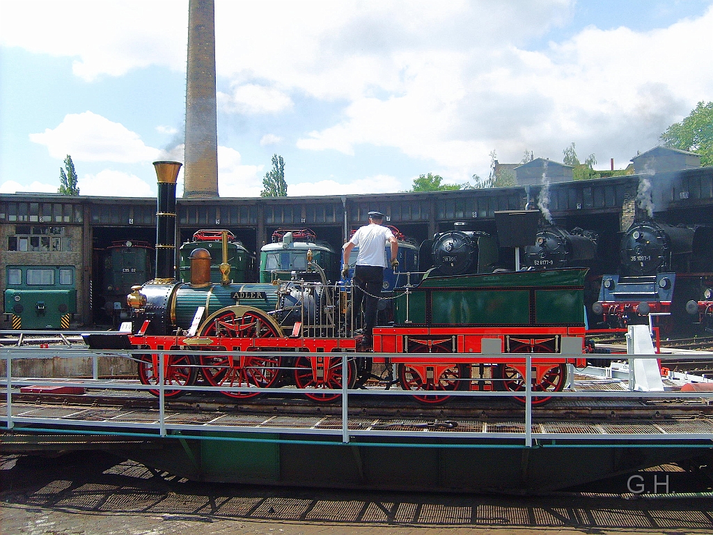 adler_5.7.08_bwp-halle.002.JPG - Der "Adler", der wideraufgebaute Nachbau des Orginal "Adler". War eine englische Dampflok die für die erste deutsche Eisenbahn Nürnberg - Führt beschaft wurde.